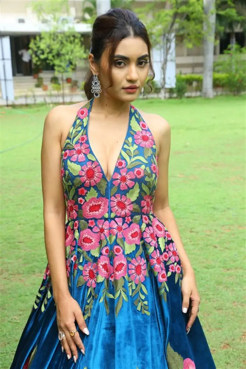 Telugu Actress Garima Chouhan at Seetha Kalyana Vaibhogame Movie Press Meet